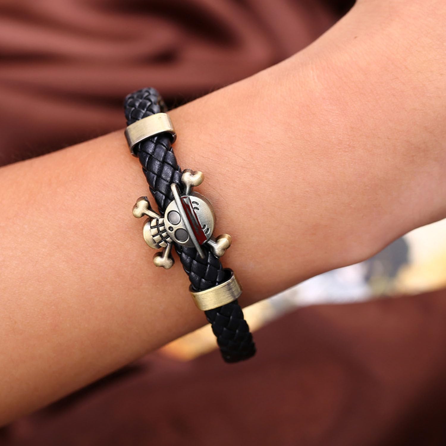 Ensemble One Piece Jolly Rogers 28 pièces avec collier, bracelets et autocollants – Image 3