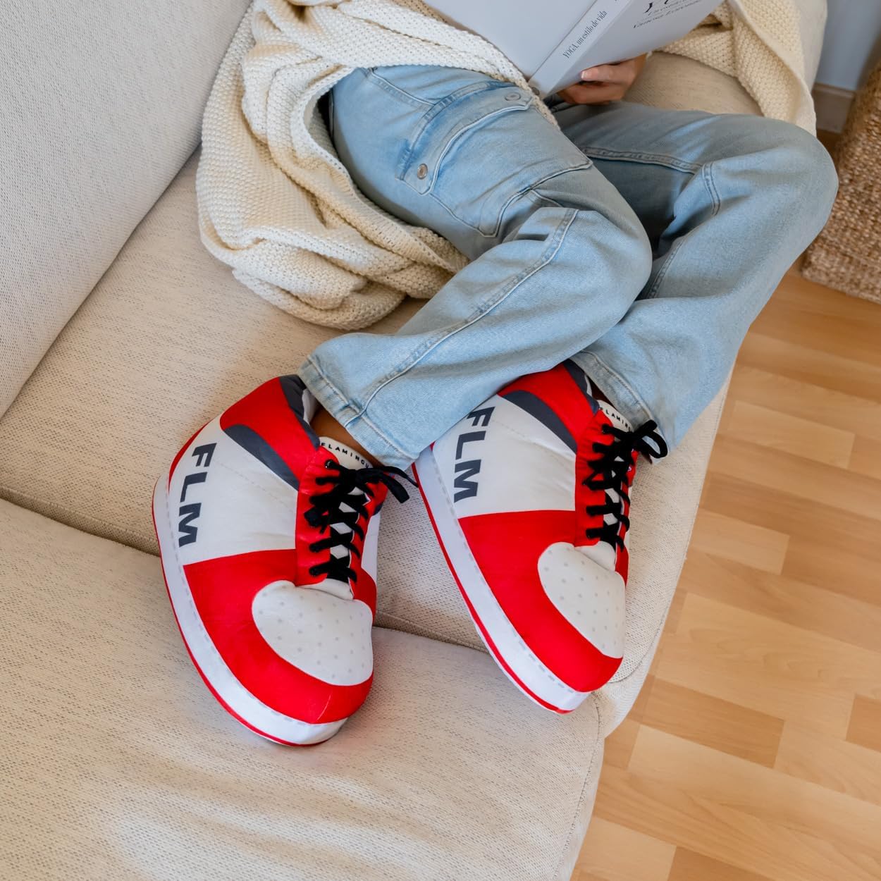 Chaussons sneakers One Piece Flamingueo rouge et blanc – Image 4