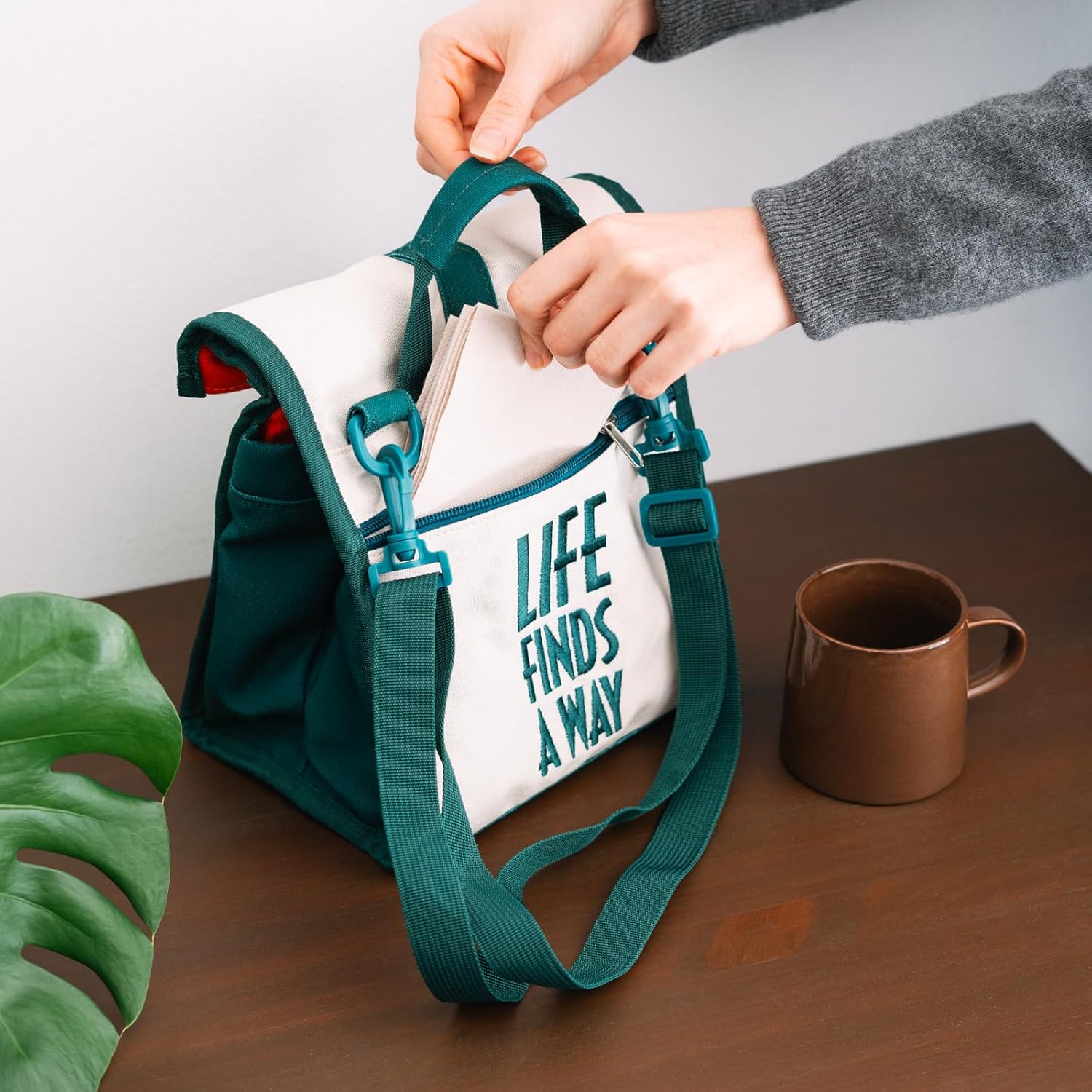 Sac lunch isotherme Jurassic Park en coton et aluminium – Image 6