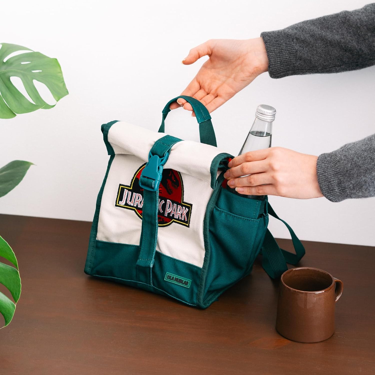 Sac lunch isotherme Jurassic Park en coton et aluminium – Image 4
